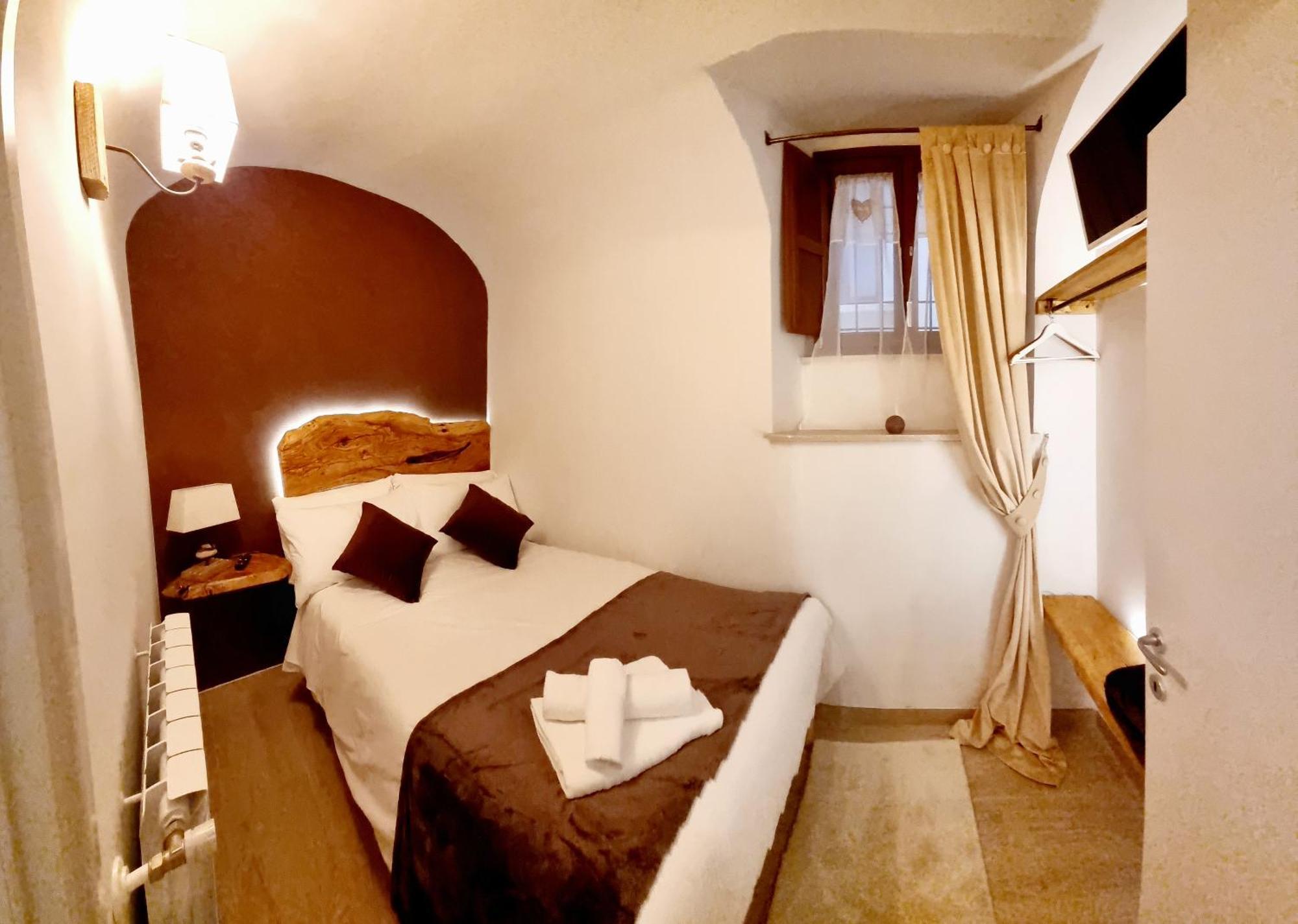 Dimora Grotta Masciarelli Hotel L'Aquila Luaran gambar